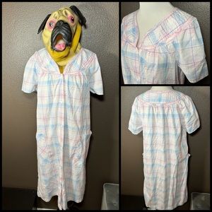 VINTAGE, granny nightgown!!